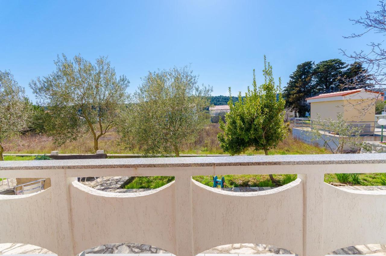 Apartments Vesna Kampor Exterior photo